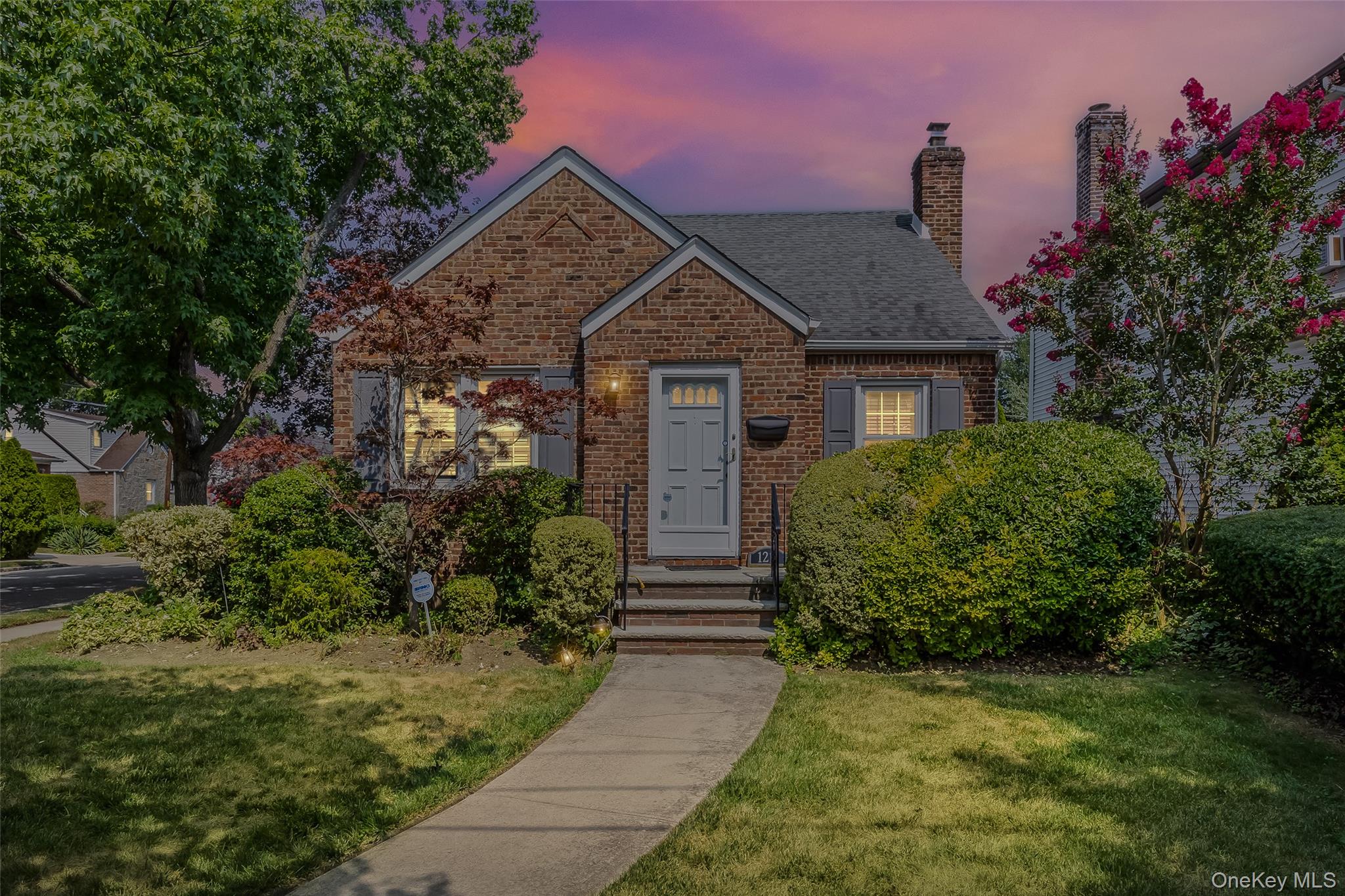 #2 photo, 1218 Terrace Boulevard, New Hyde Park , NY 11040