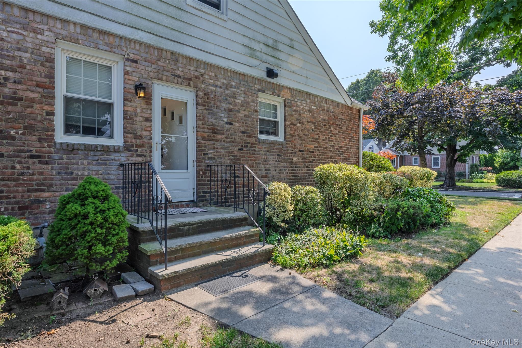 #3 photo, 1218 Terrace Boulevard, New Hyde Park , NY 11040