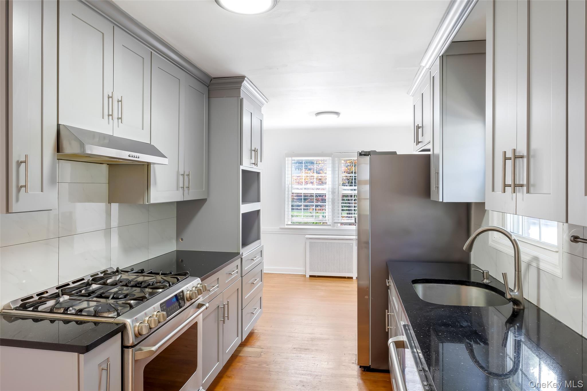 #5 photo, 1218 Terrace Boulevard, New Hyde Park , NY 11040