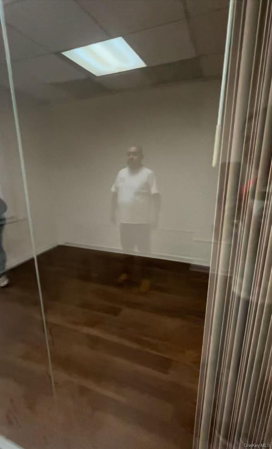 #1 photo, 75-16 Roosevelt Avenue, クイーンズ区 Jackson Heights , NY 11372