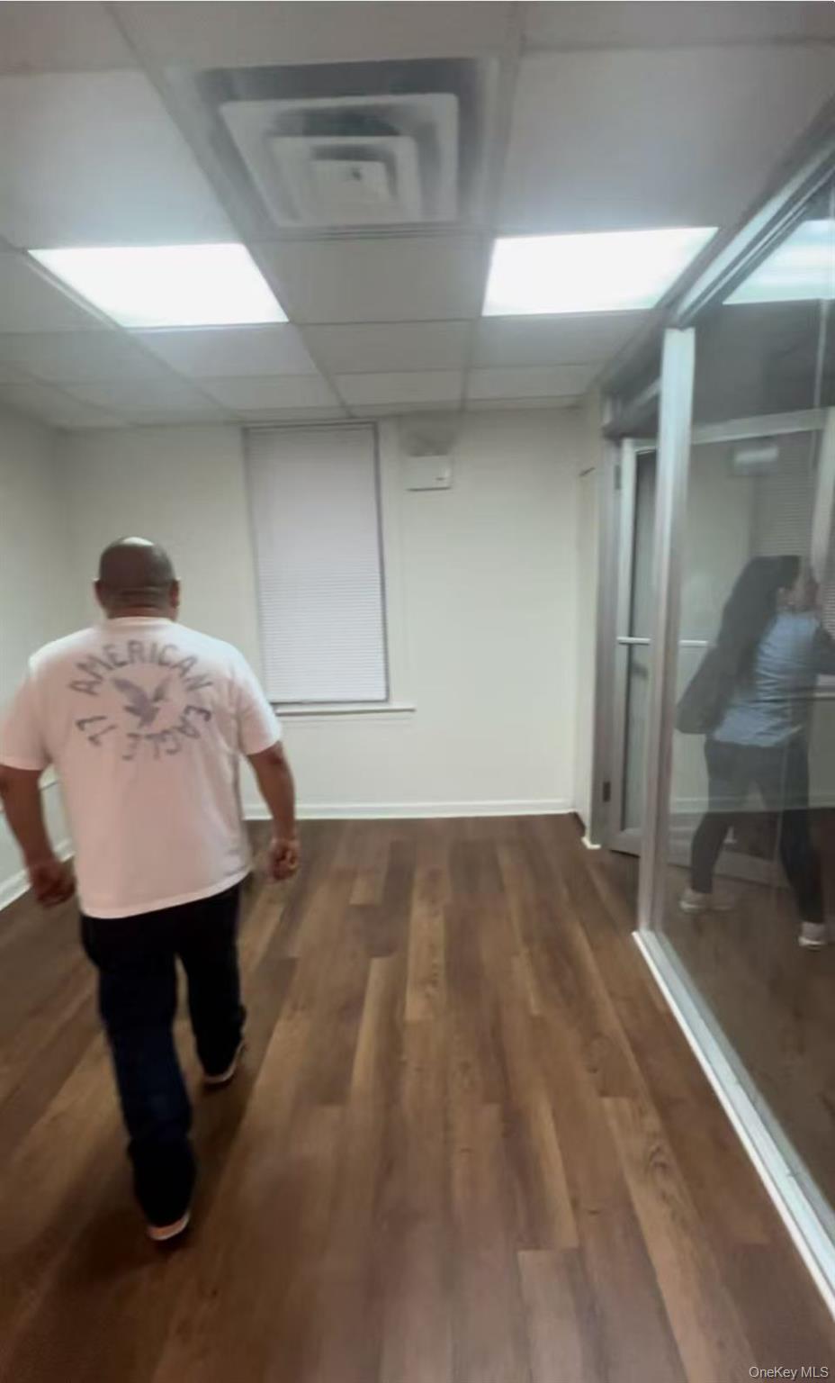 #2 photo, 75-16 Roosevelt Avenue, クイーンズ区 Jackson Heights , NY 11372