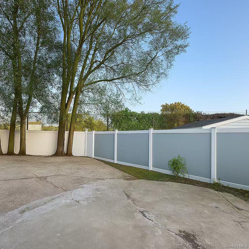 #16 photo, 200 Saint Regis Drive, Massapequa , NY 11762