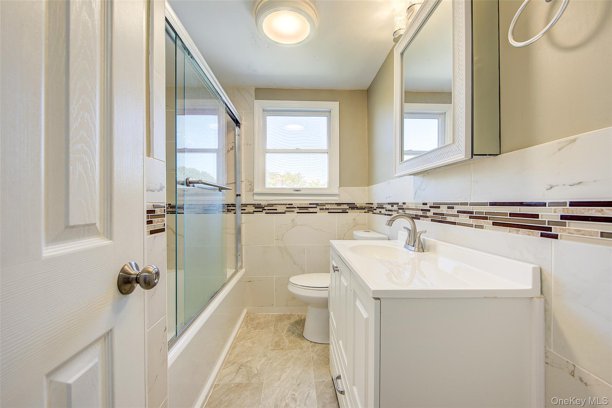 #19 photo, 106 Soifer Avenue, ナッソー郡 North Bellmore , NY 11710