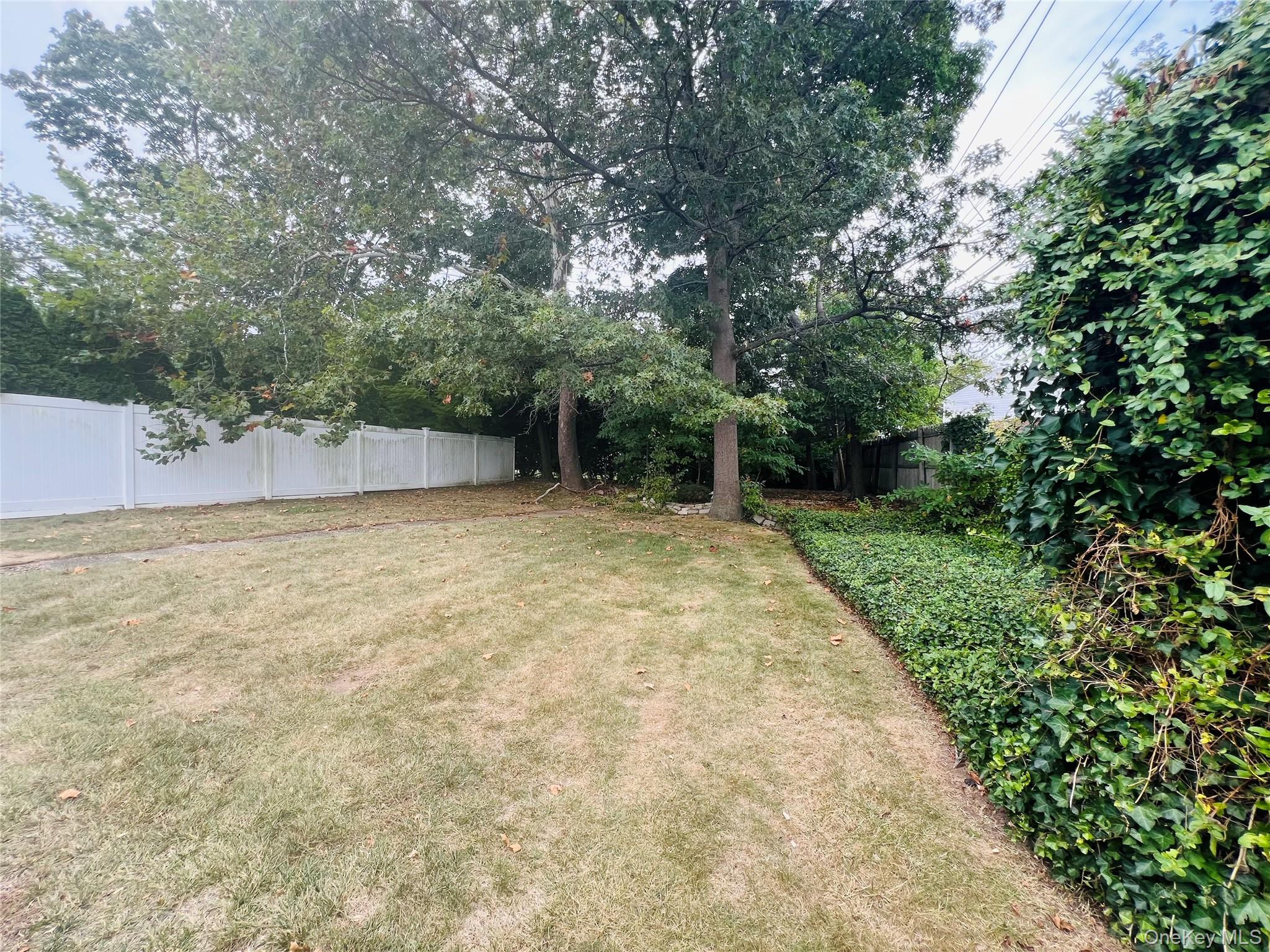 #11 photo, 694 Blackstone Avenue, East Meadow , NY 11554