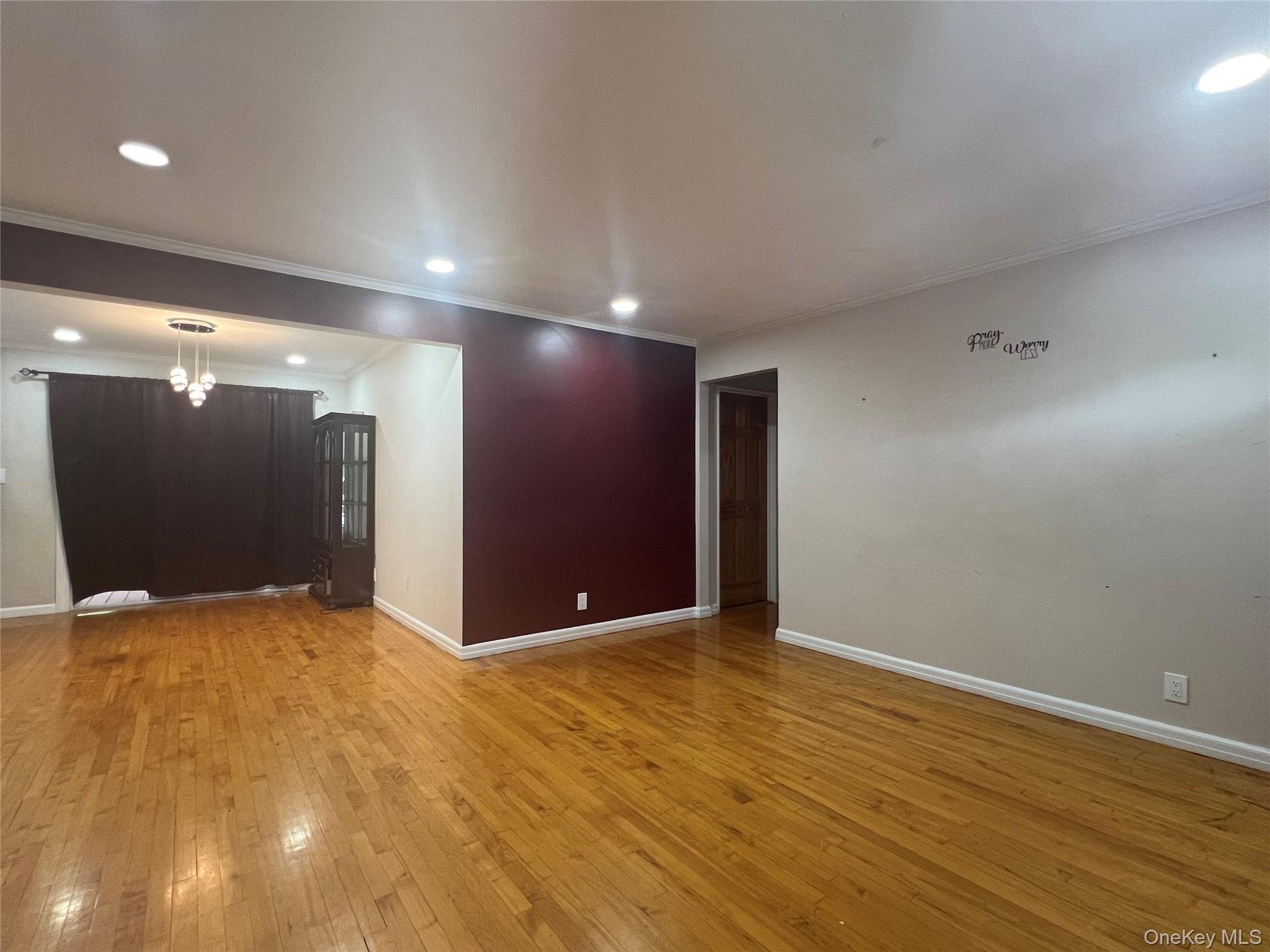 #5 photo, 694 Blackstone Avenue, East Meadow , NY 11554