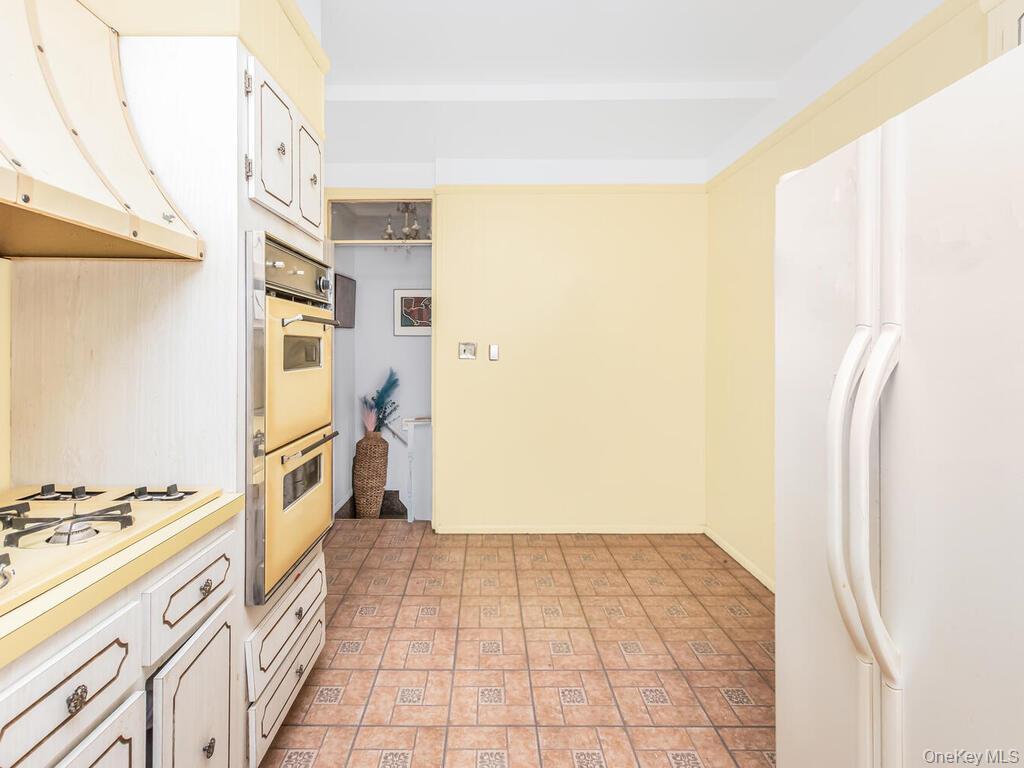 #10 photo, 410 Revere Avenue, Bronx , NY 10465