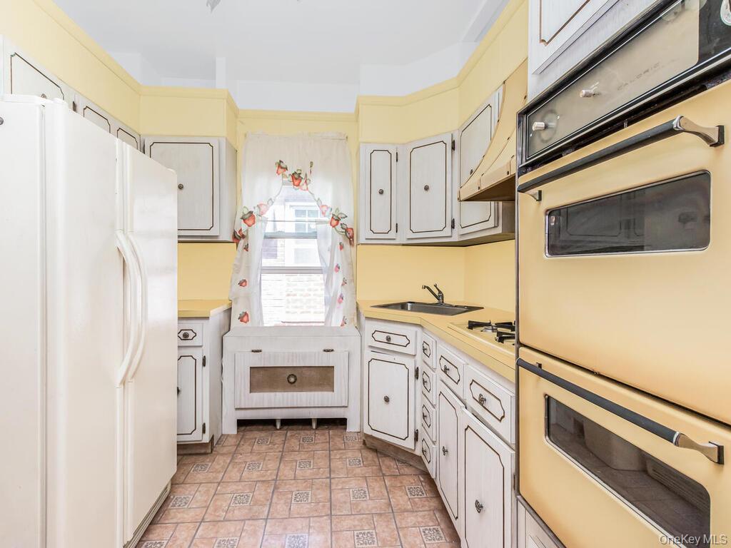 #8 photo, 410 Revere Avenue, Bronx , NY 10465