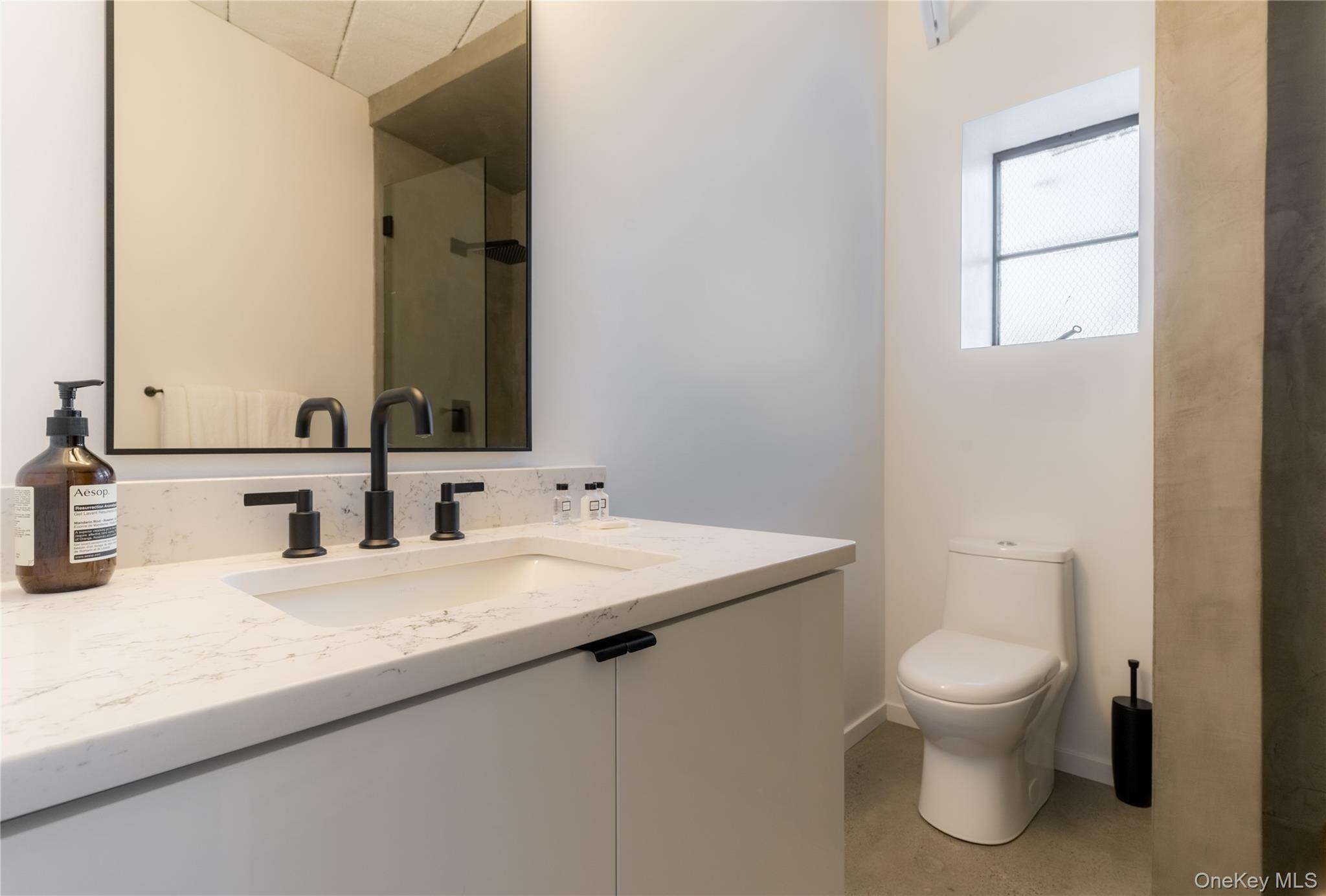 #8 photo, 21 ---754 Green   Columbia Street, Hudson , NY 12534