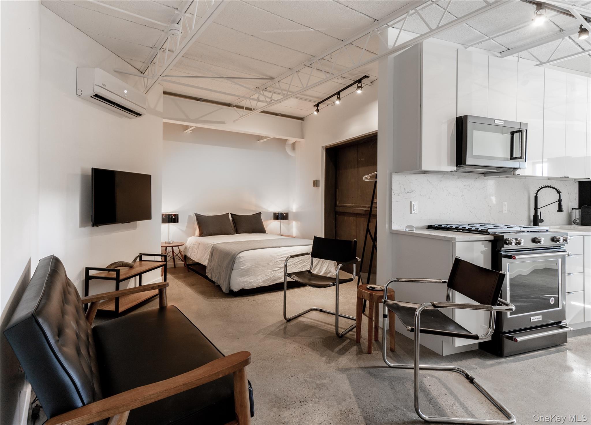 #9 photo, 21 ---754 Green   Columbia Street, Hudson , NY 12534