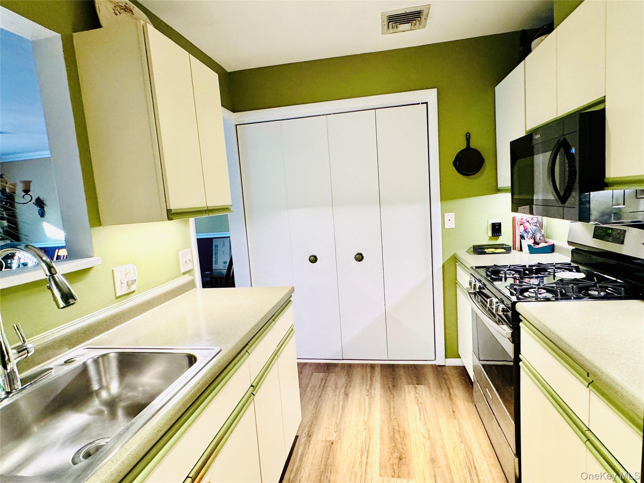 #6 photo, 193 Deer Ct Drive, Middletown , NY 10940