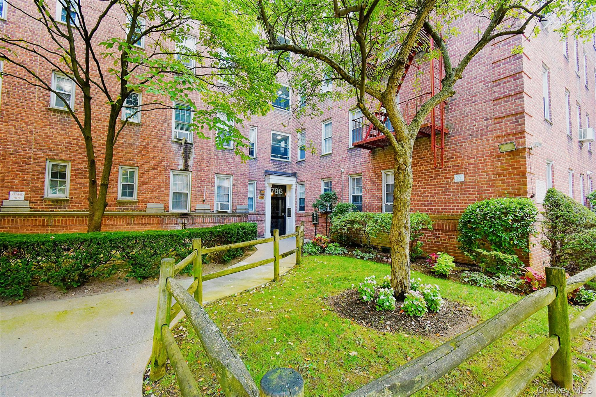 #2 photo, 786 Bronx River, ブロンクス区 Bronxville , NY 10708