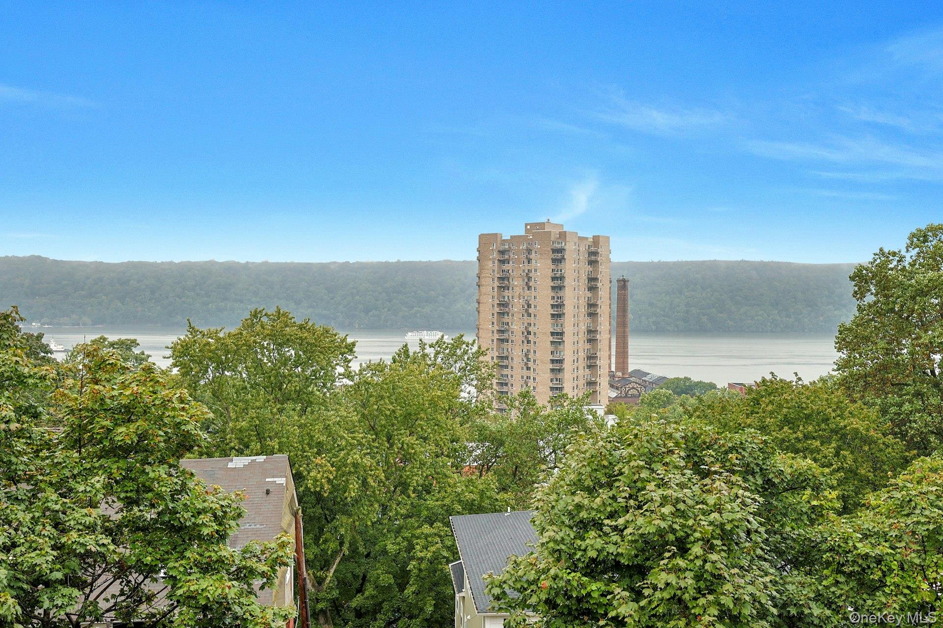 #1 photo, 399 N Broadway, Yonkers , NY 10701