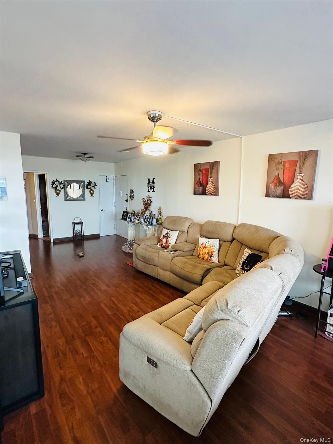 #9 photo, 3121 middletown Road, Bronx , NY 10461