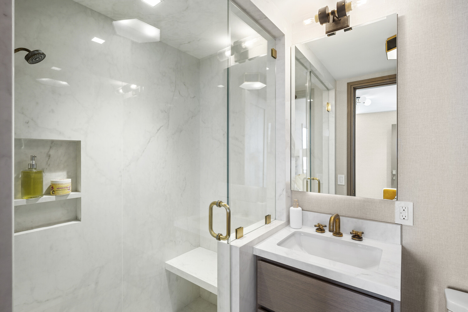 #11 photo, 300 E 77TH Street, Lenox Hill , NY 10075