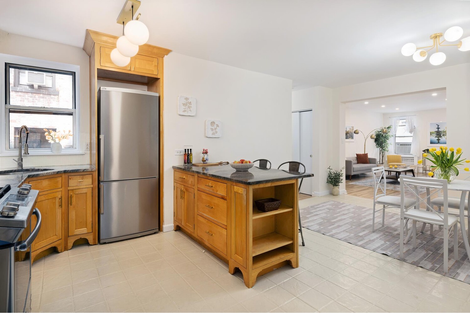 #1 photo, 25 INDIAN Road, マンハッタン Inwood , NY 10034