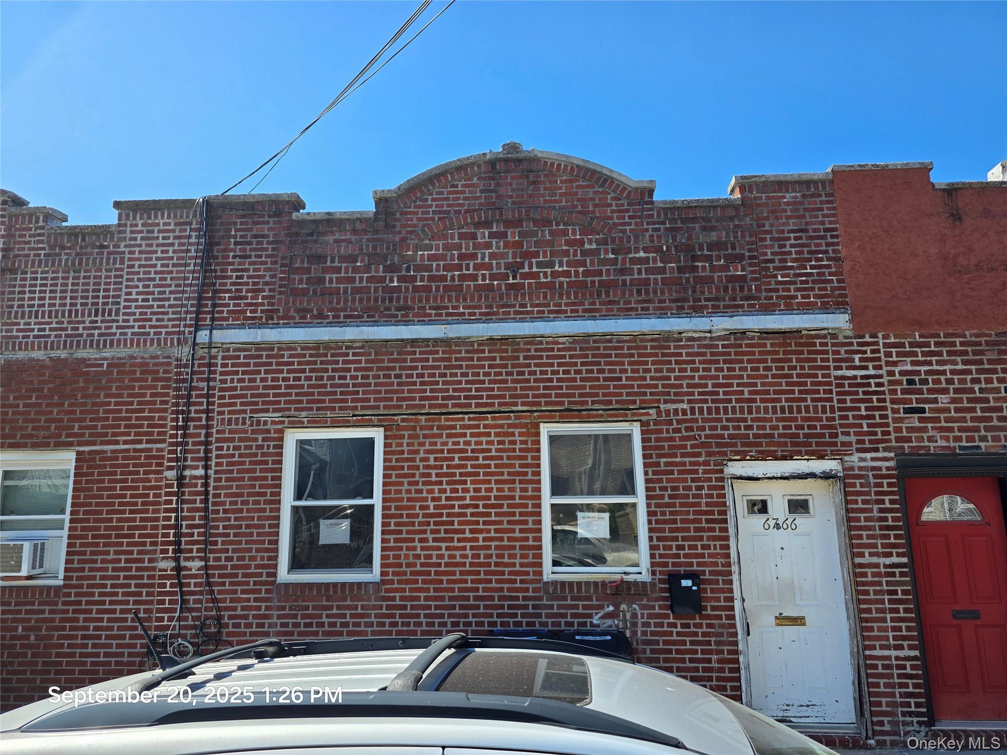 #1 photo, 6766 79th Street, 皇后区 中村 Middle Village , NY 11379