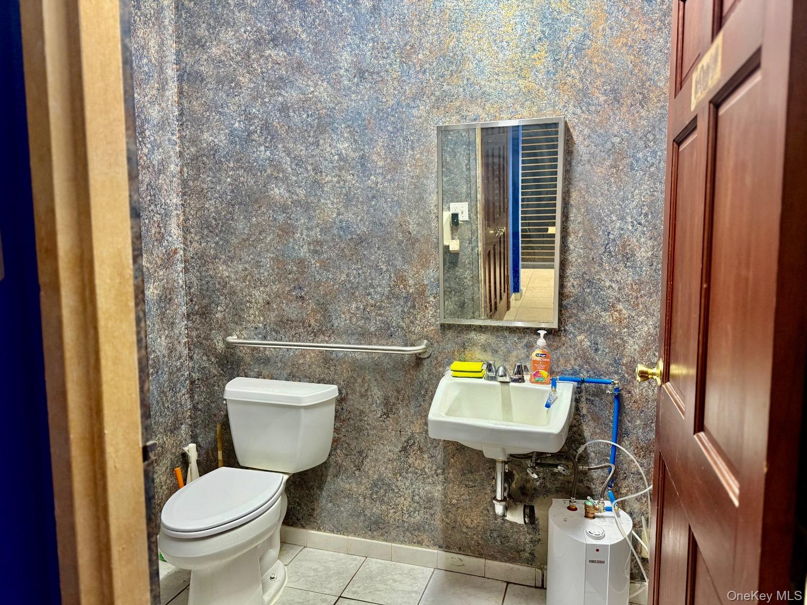 #16 photo, 234 Jericho Turnpike, Mineola , NY 11501