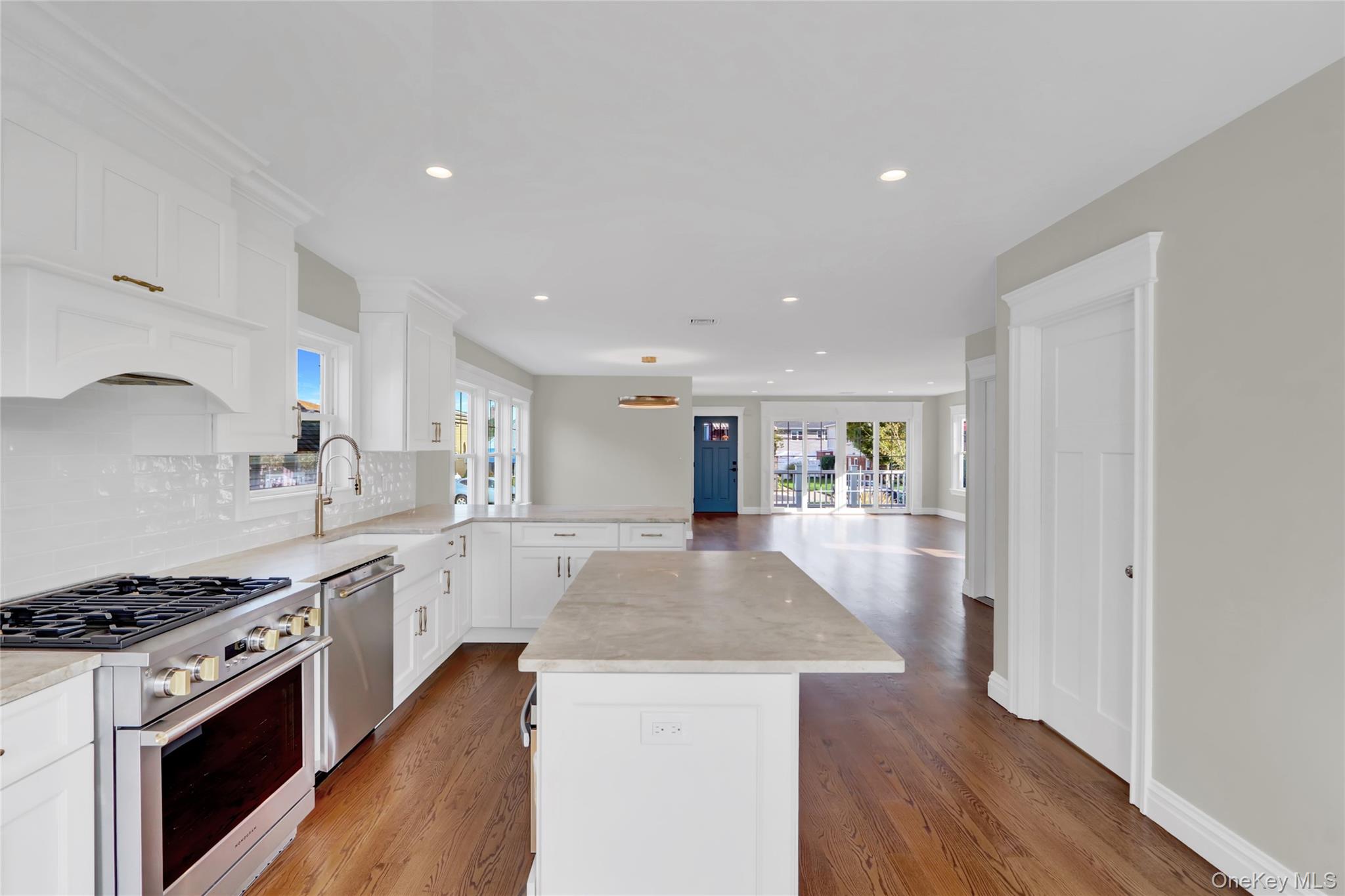 #10 photo, 538 W Walnut Street, ナッソー郡 Long Beach , NY 11561