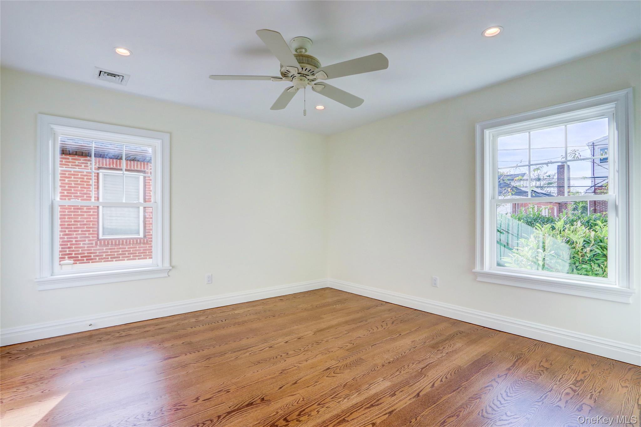 #11 photo, 538 W Walnut Street, ナッソー郡 Long Beach , NY 11561