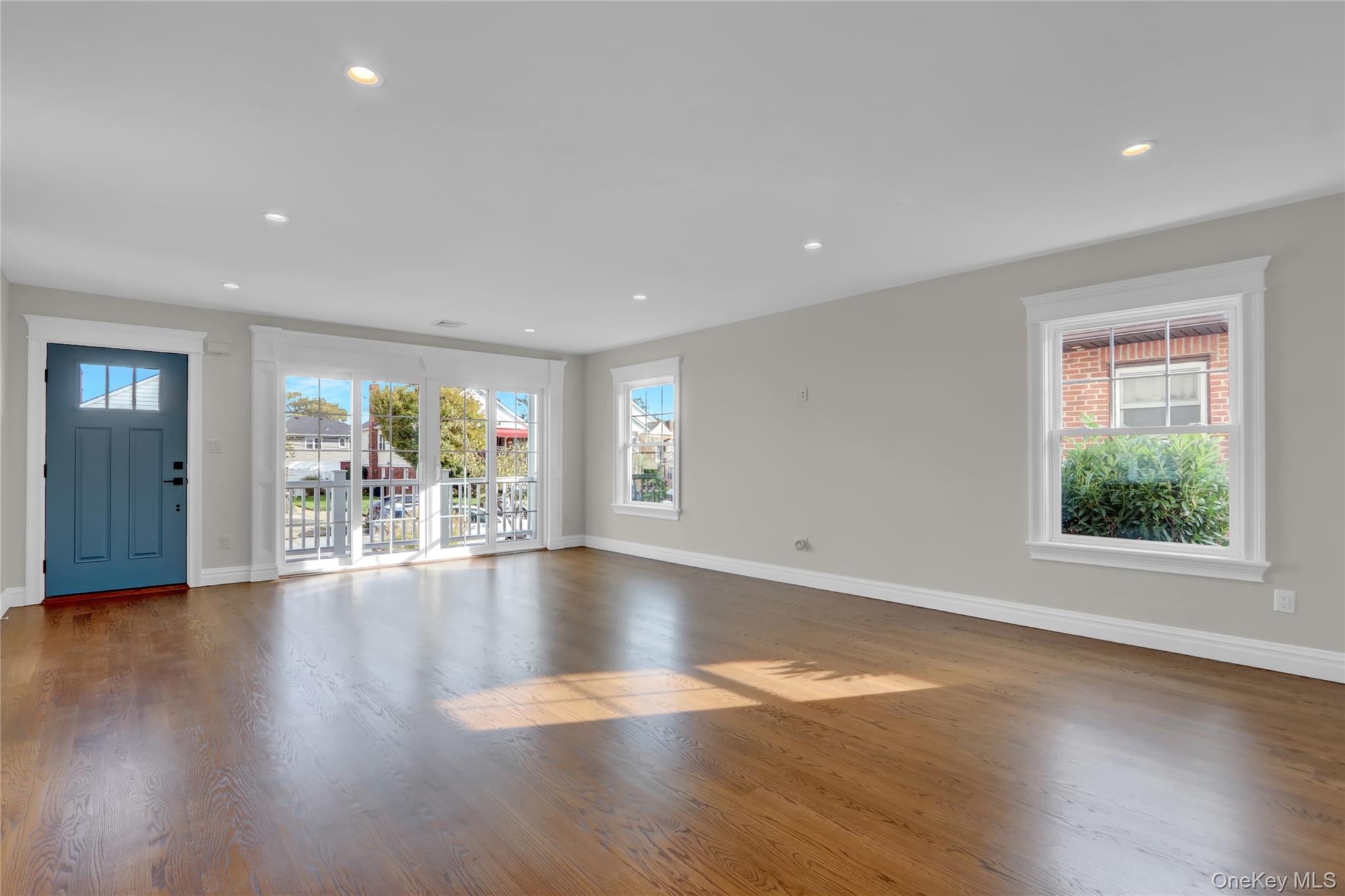 #3 photo, 538 W Walnut Street, ナッソー郡 Long Beach , NY 11561