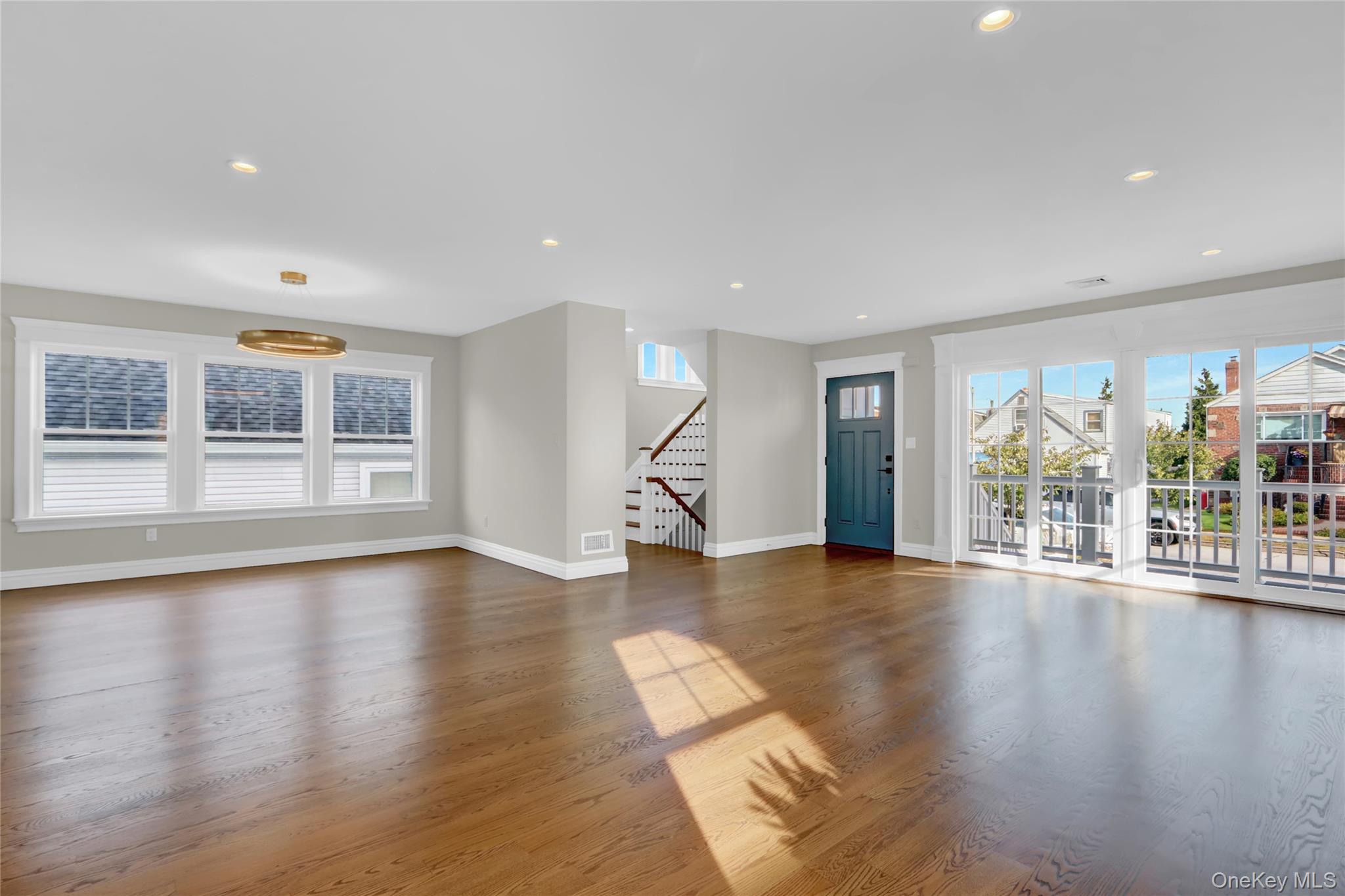 #4 photo, 538 W Walnut Street, ナッソー郡 Long Beach , NY 11561