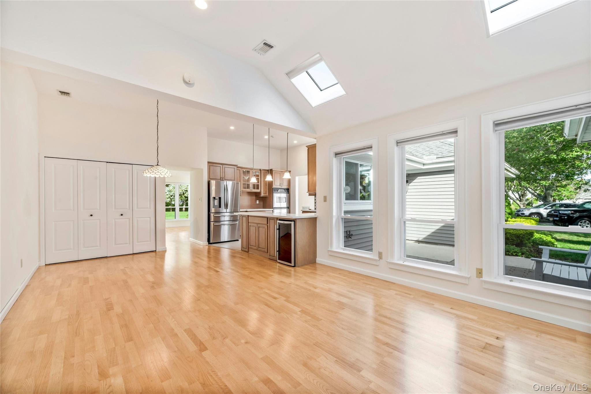 #10 photo, 204 River Drive, サフォーク郡 Moriches , NY 11955