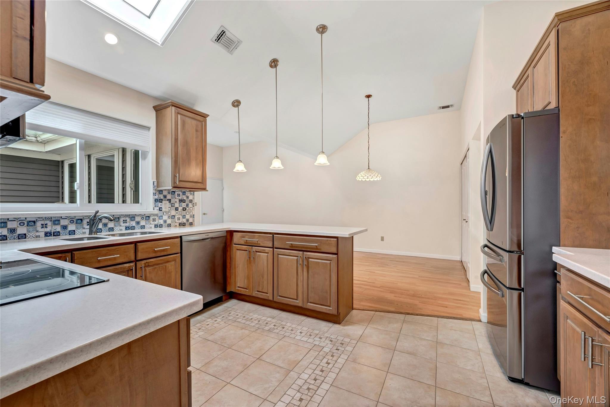 #12 photo, 204 River Drive, サフォーク郡 Moriches , NY 11955