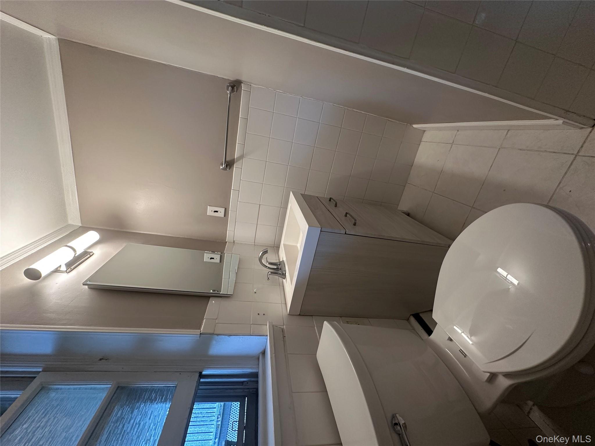 #14 photo, 809 Hampshire Road, Bay Shore , NY 11706