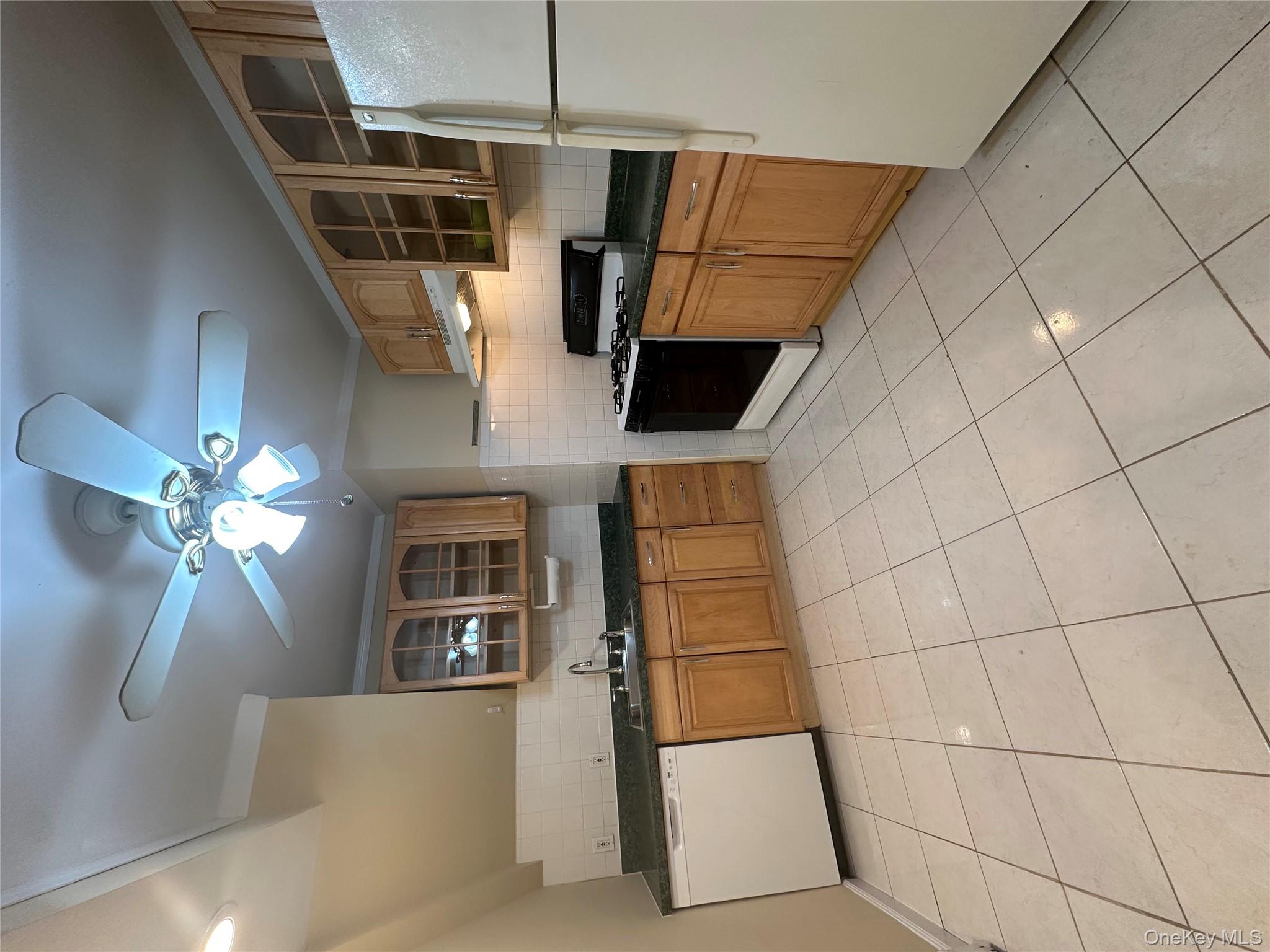 #4 photo, 809 Hampshire Road, Bay Shore , NY 11706