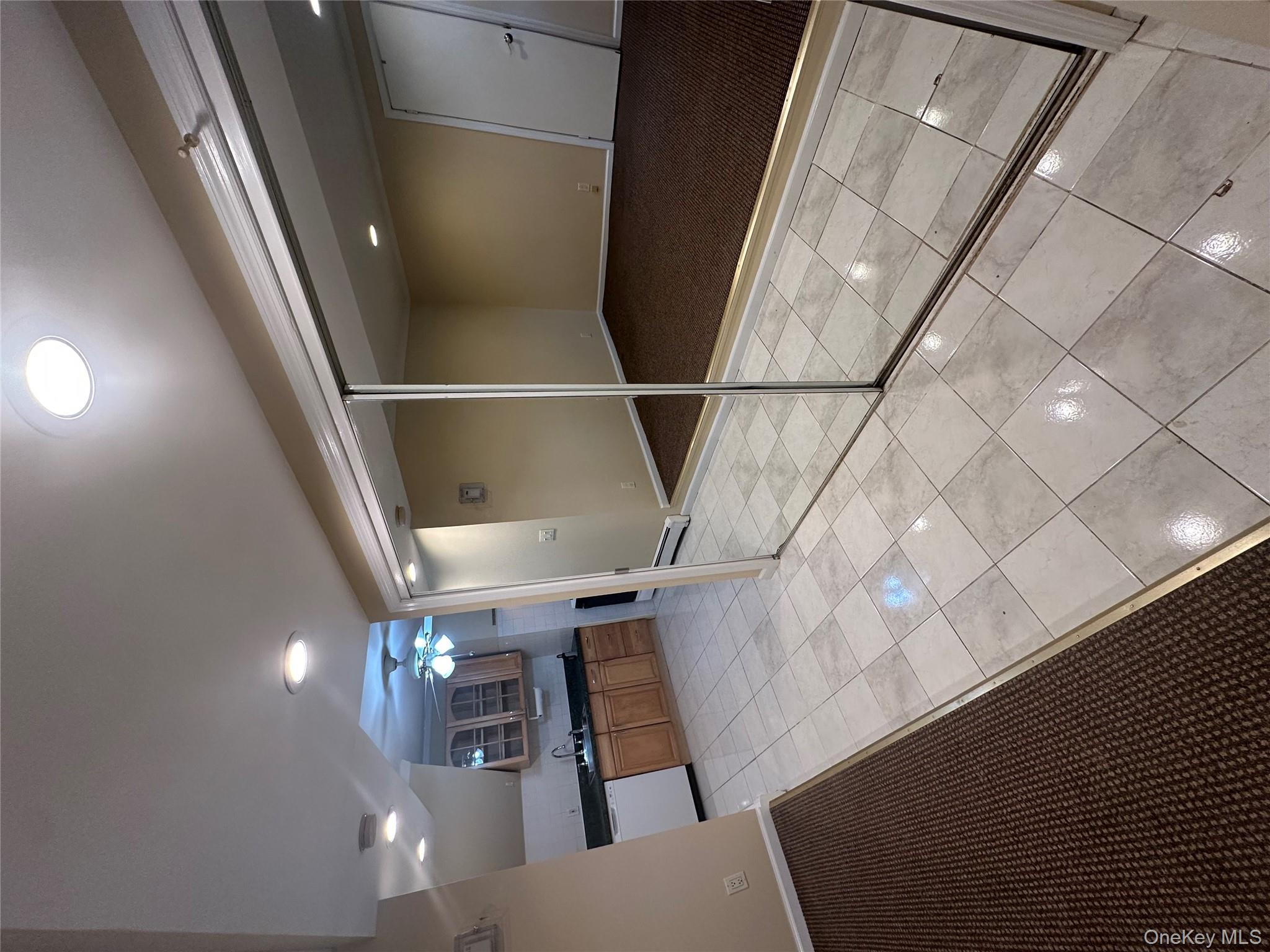 #7 photo, 809 Hampshire Road, Bay Shore , NY 11706