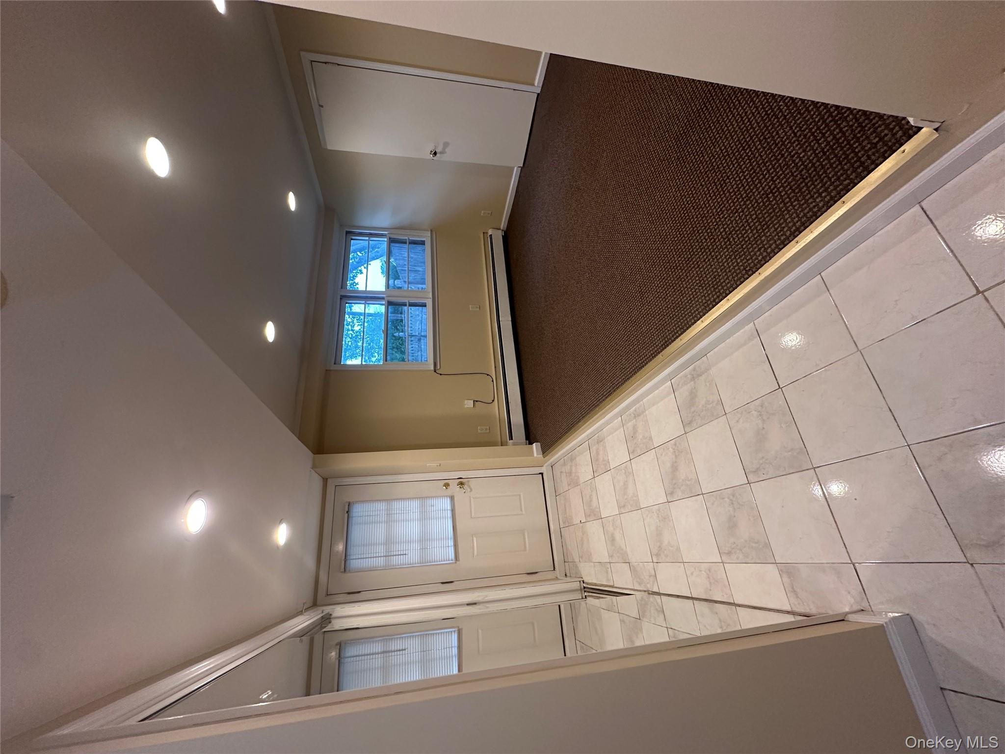 #8 photo, 809 Hampshire Road, Bay Shore , NY 11706