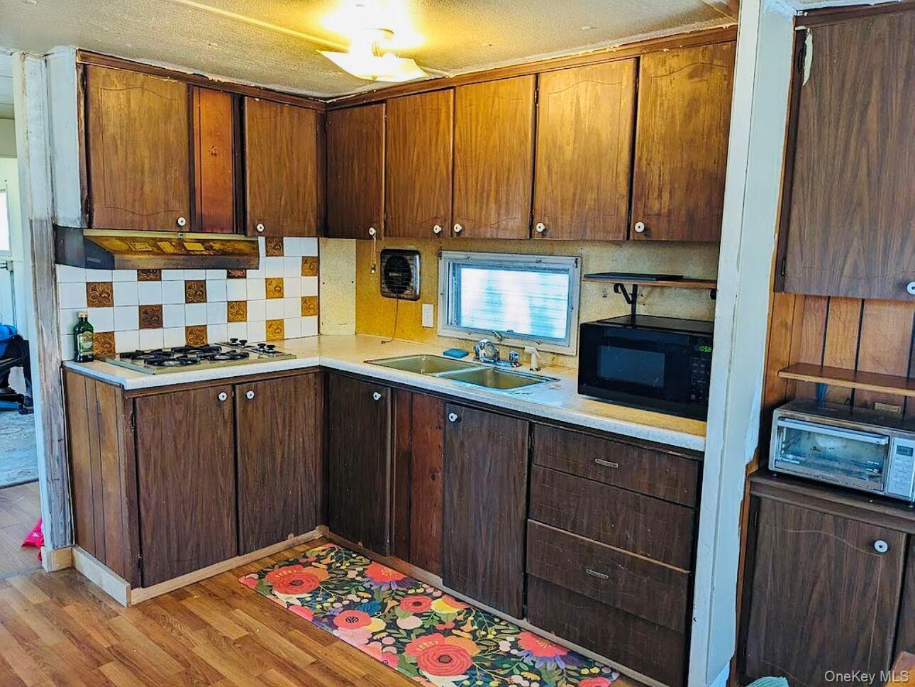 #3 photo, 620 Montauk Highway, सफ़ोक काउंटी Westhampton Beach , NY 11978