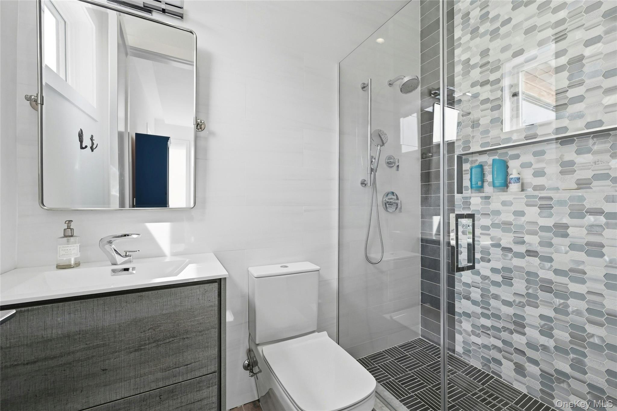 #18 photo, 43 Smugglers Path, Jamesport , NY 11947