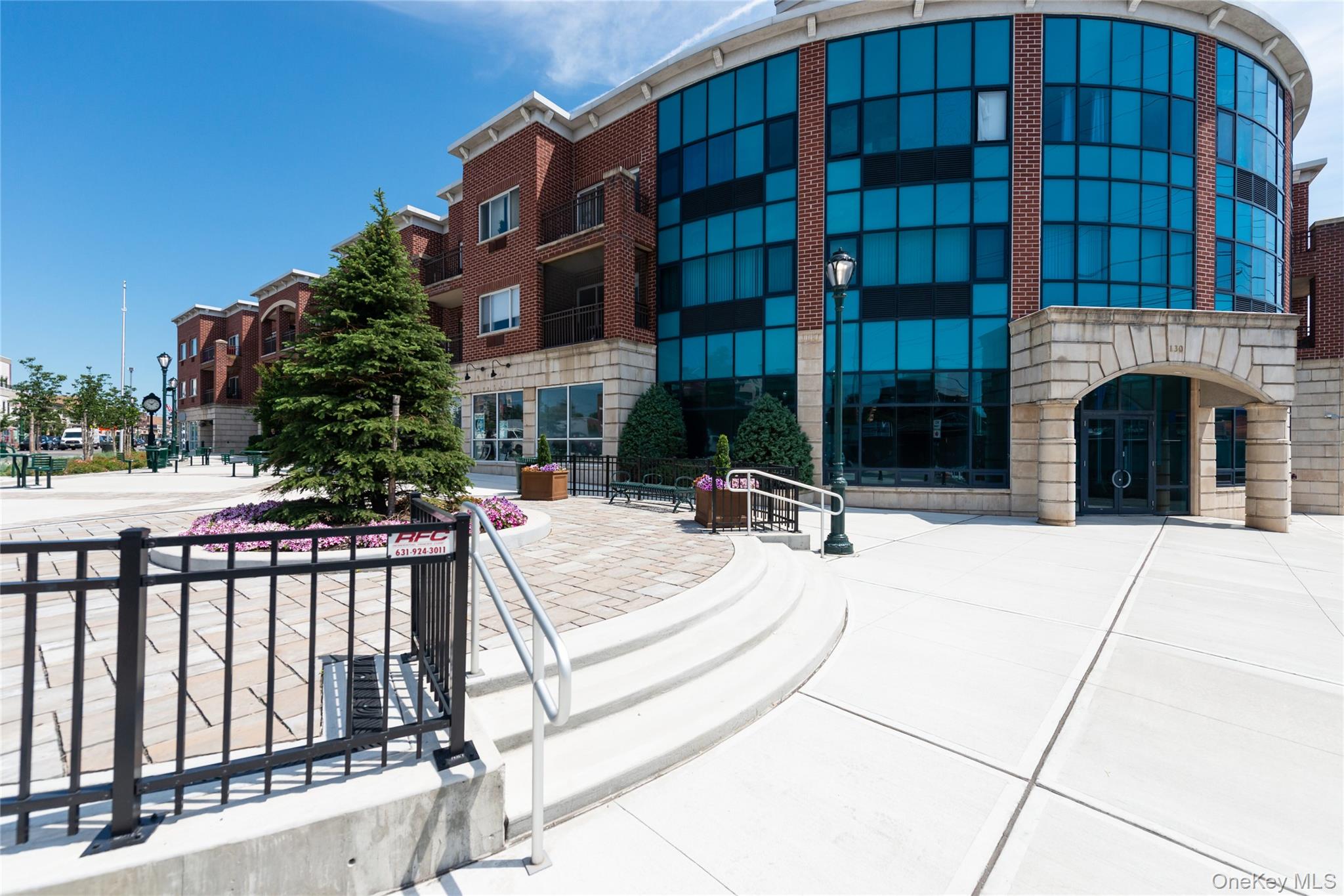 #1 photo, 130 Post Avenue, ناسو Westbury , NY 11590