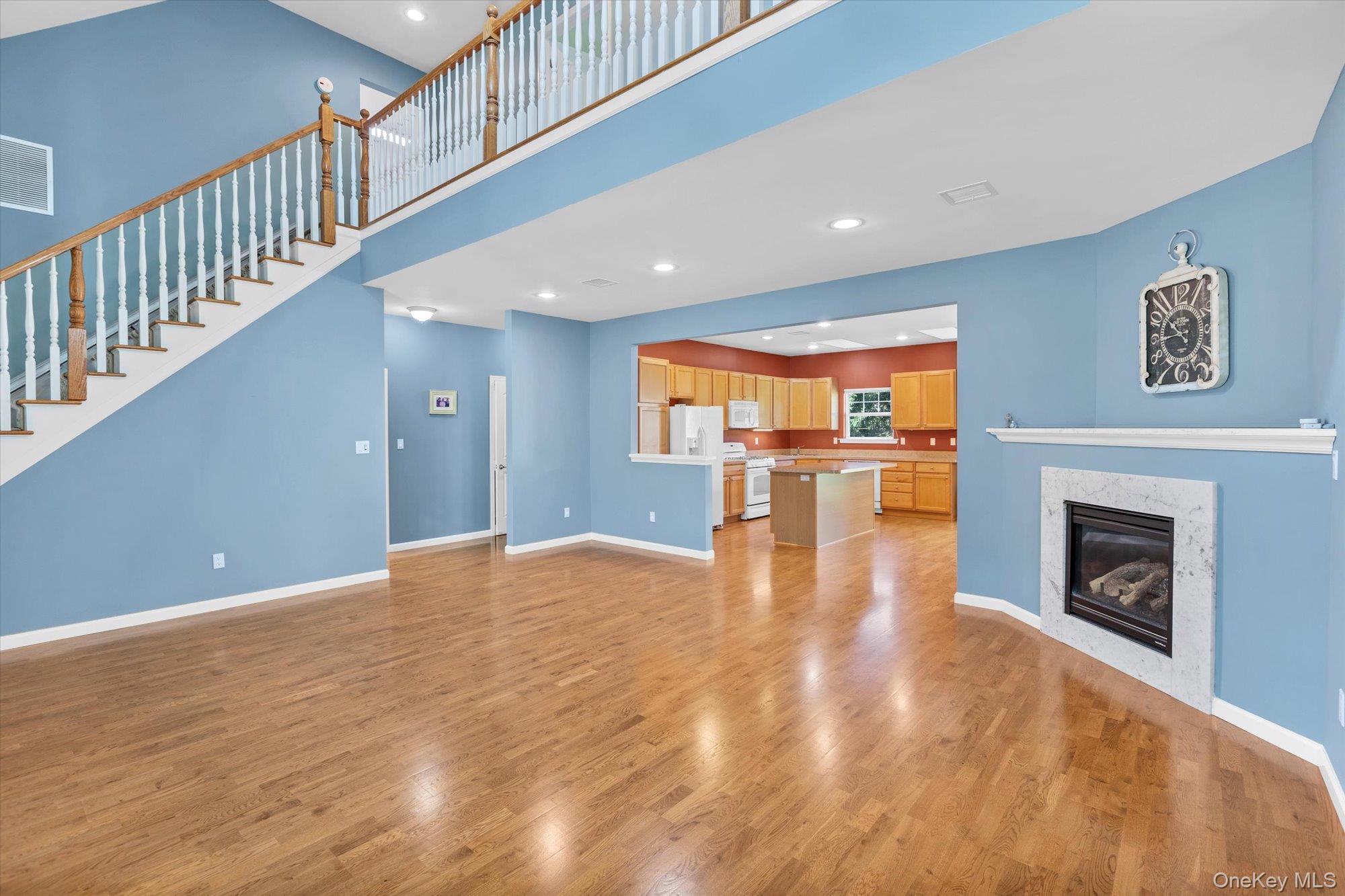 #4 photo, 67 Stoneleigh Drive, サフォーク郡 Riverhead , NY 11901