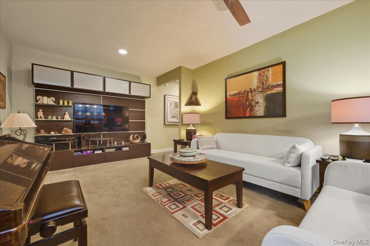 #13 photo, 290 Atlantic Avenue, East Rockaway , NY 11518