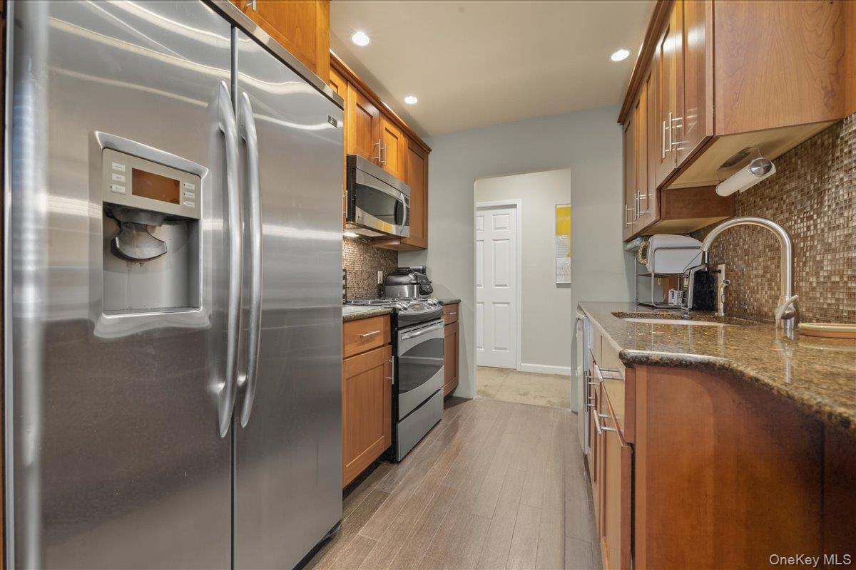 #15 photo, 290 Atlantic Avenue, East Rockaway , NY 11518