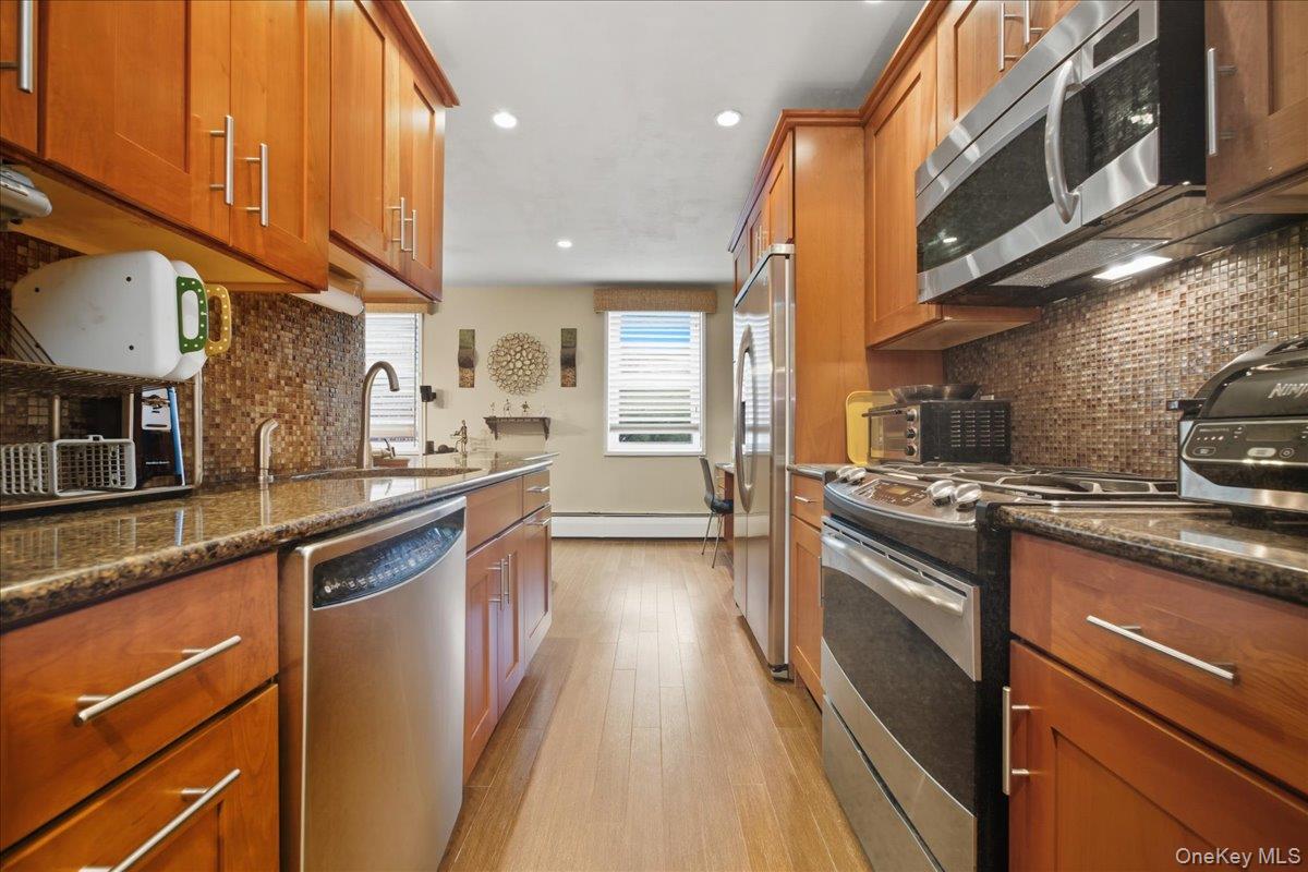 #18 photo, 290 Atlantic Avenue, East Rockaway , NY 11518