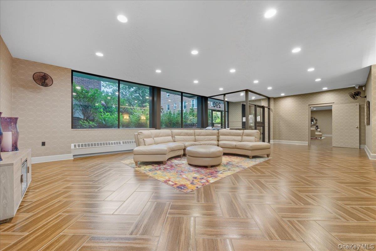 #8 photo, 290 Atlantic Avenue, East Rockaway , NY 11518