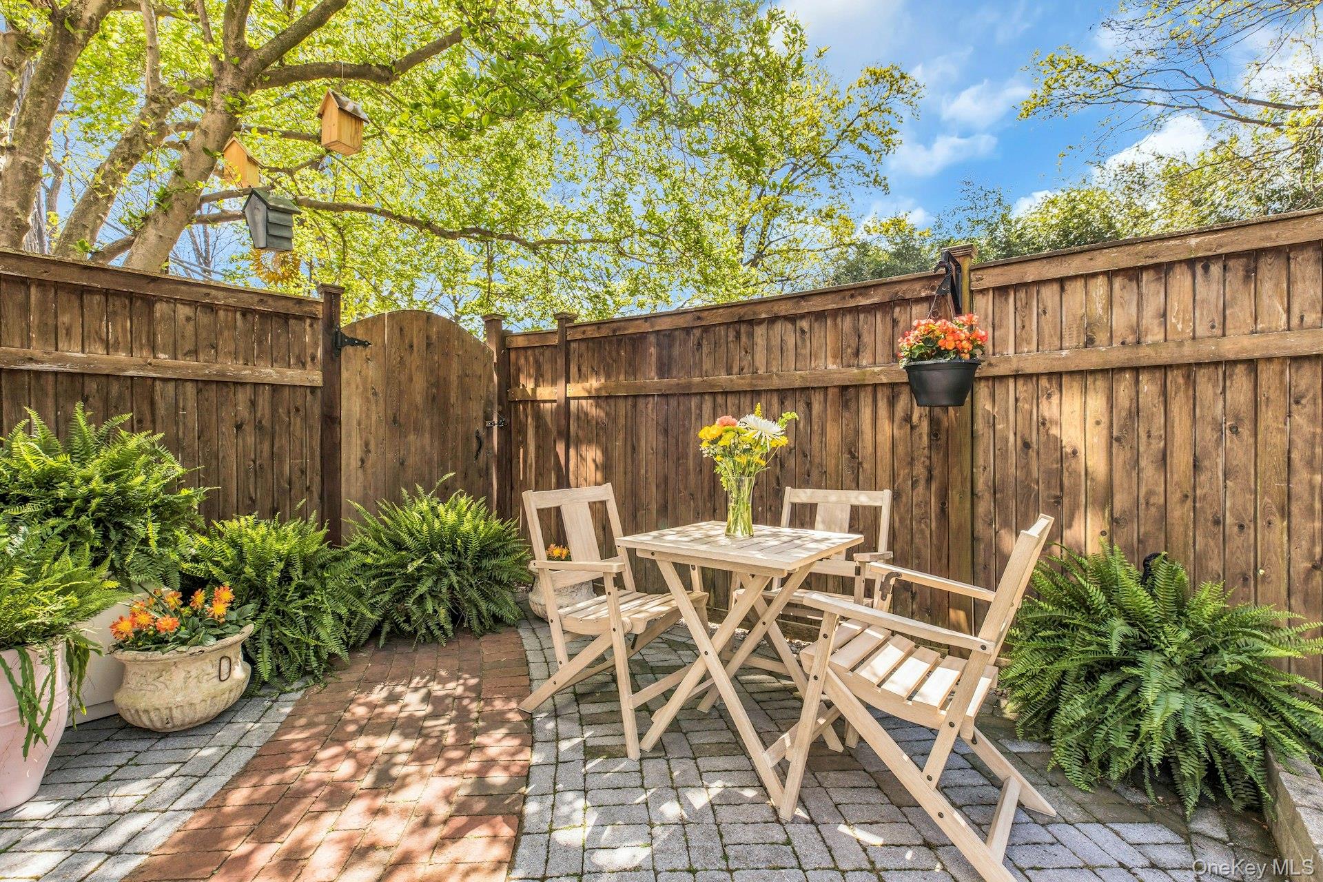 #16 photo, 14 Crossman Place, サフォーク郡 Huntington , NY 11743