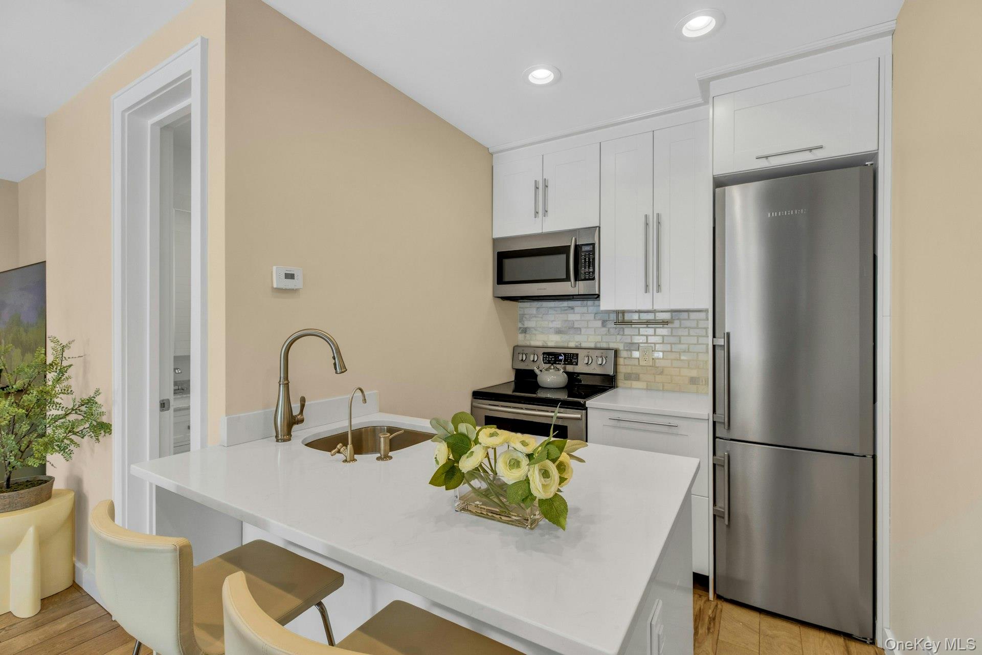 #9 photo, 14 Crossman Place, サフォーク郡 Huntington , NY 11743