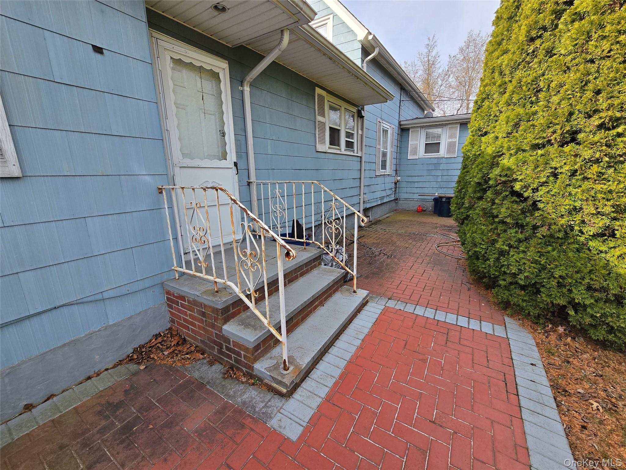 #13 photo, 229 Rushmore Avenue, नासाउ काउंटी Carle Place , NY 11514