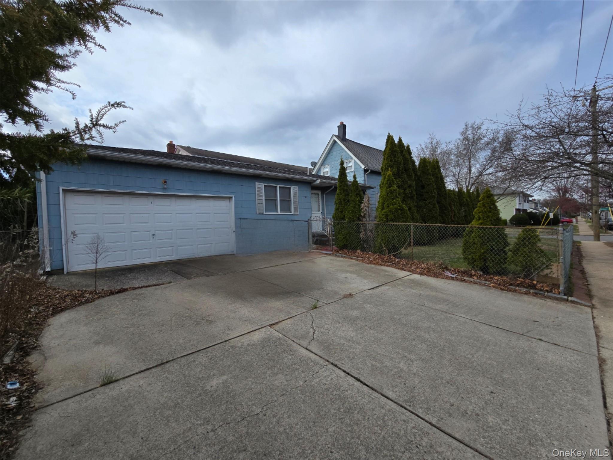 #15 photo, 229 Rushmore Avenue, नासाउ काउंटी Carle Place , NY 11514