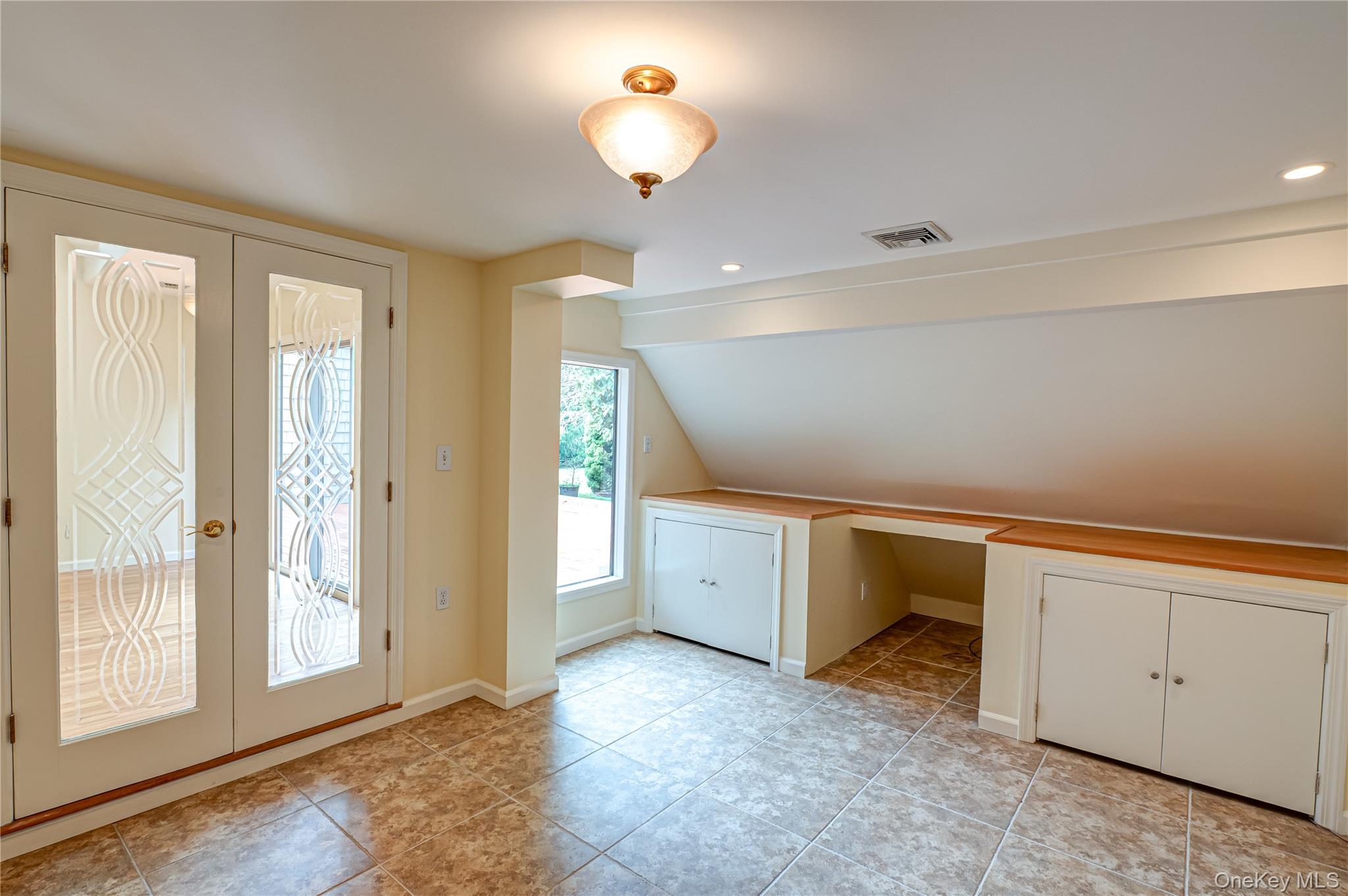 #11 photo, 52 Admirals Drive, Bay Shore , NY 11706