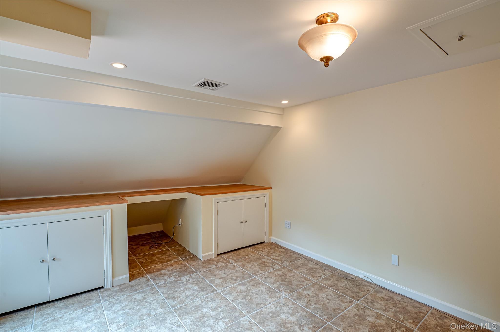 #12 photo, 52 Admirals Drive, Bay Shore , NY 11706