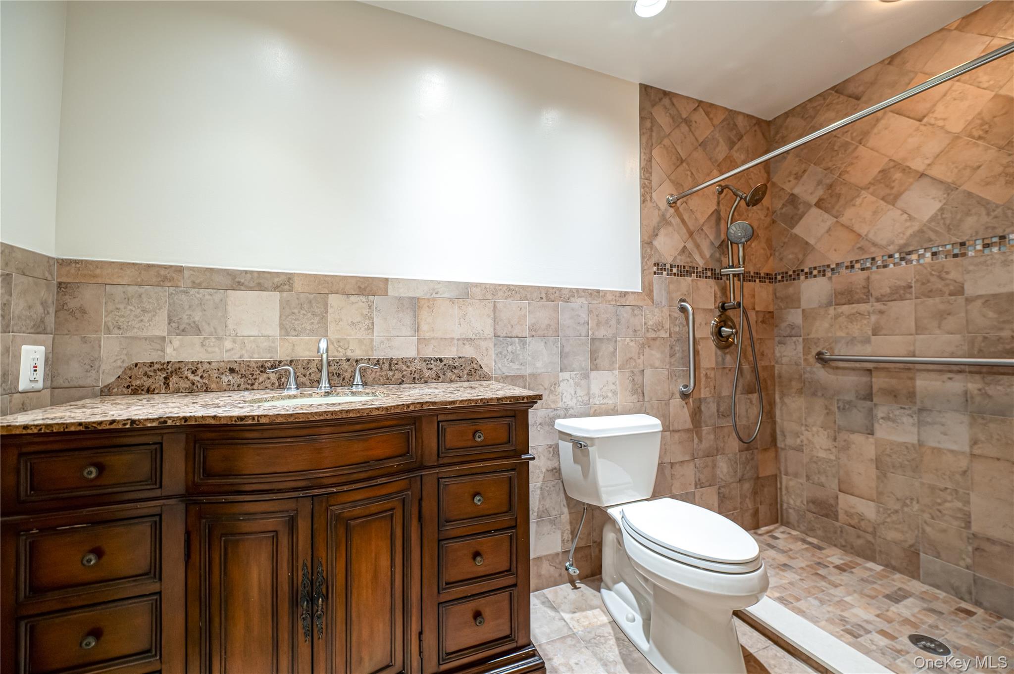 #14 photo, 52 Admirals Drive, Bay Shore , NY 11706