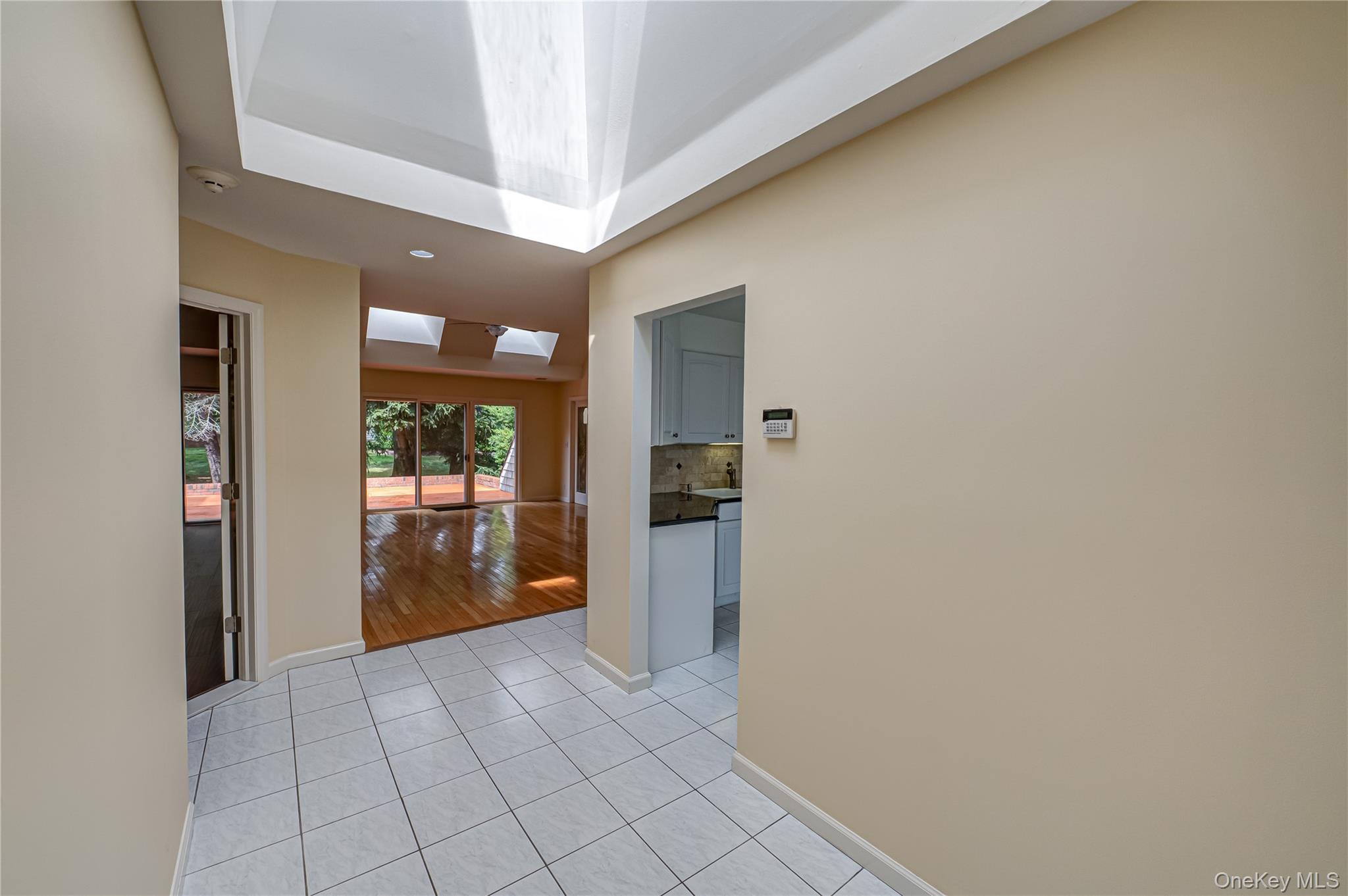 #3 photo, 52 Admirals Drive, Bay Shore , NY 11706