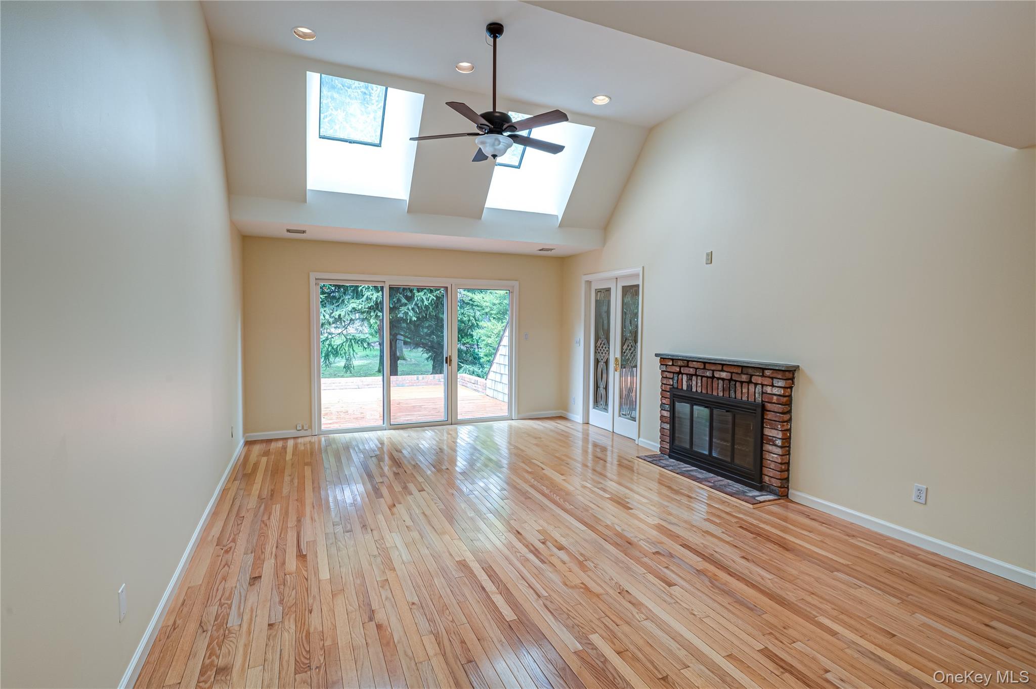 #7 photo, 52 Admirals Drive, Bay Shore , NY 11706