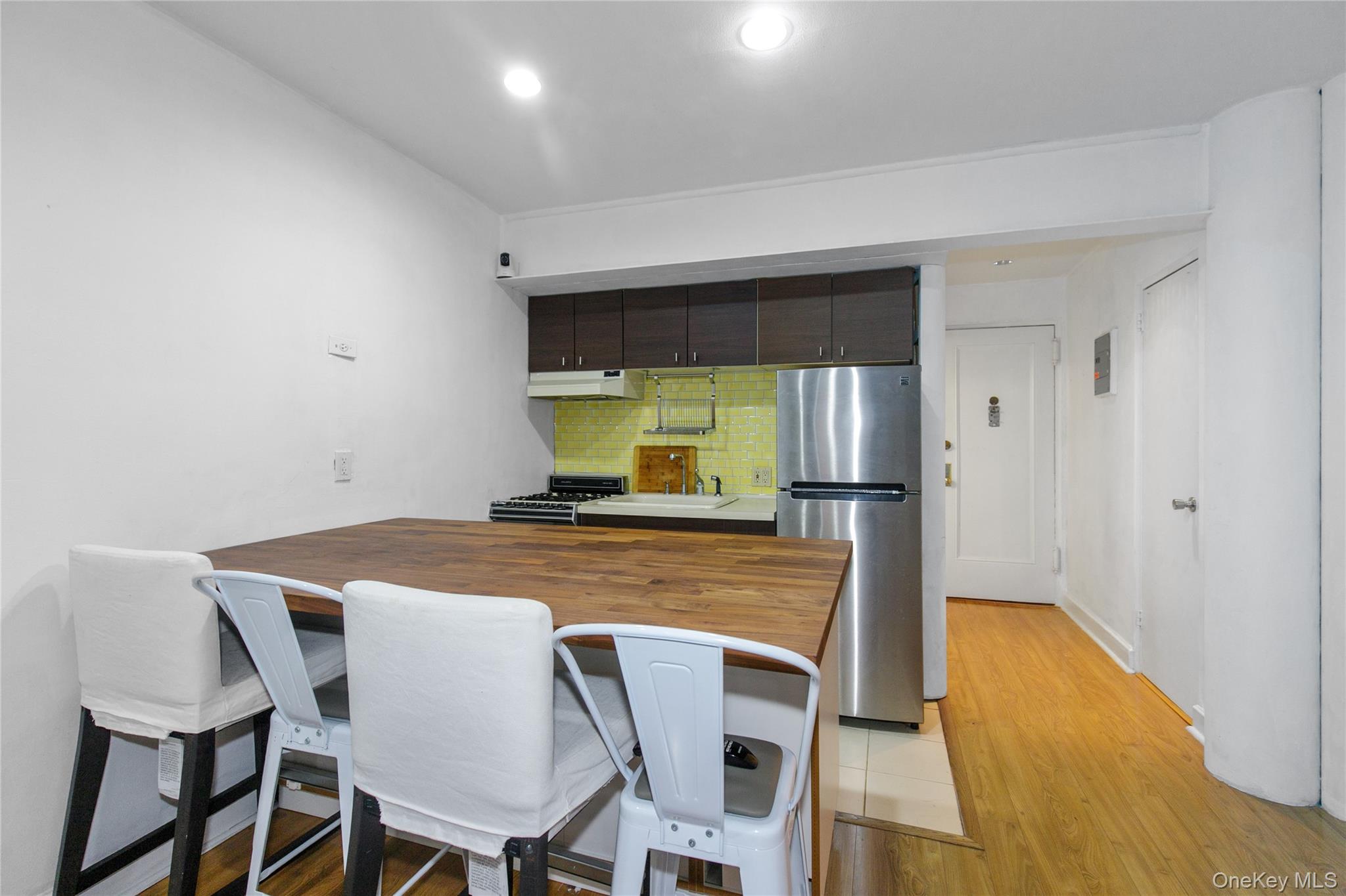 #12 photo, 15 Canterbury Road, Great Neck , NY 11021