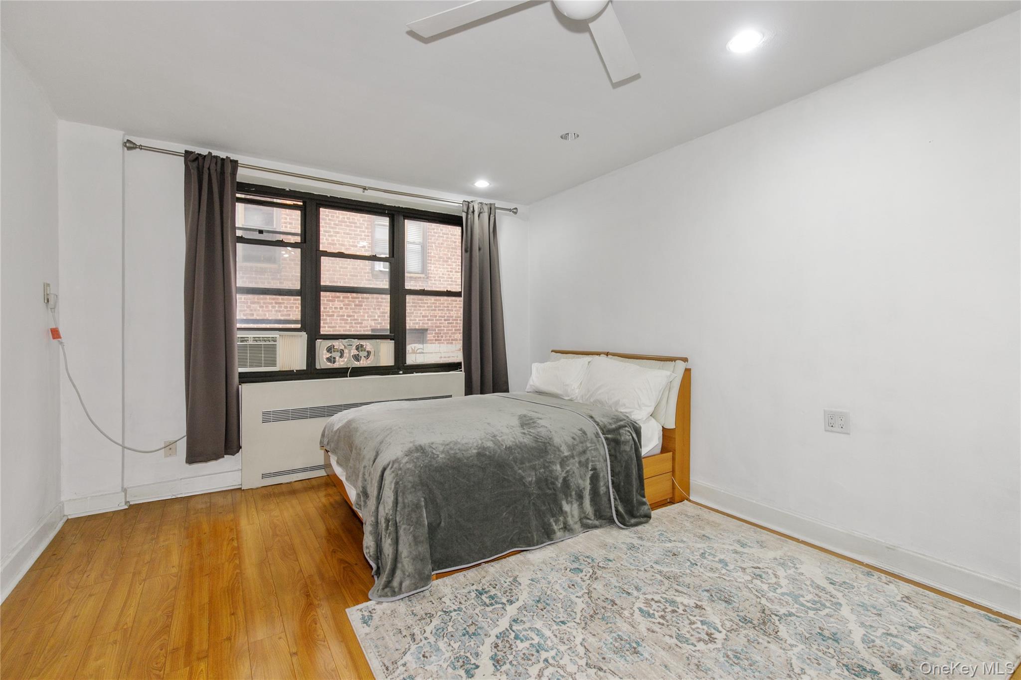 #3 photo, 15 Canterbury Road, Great Neck , NY 11021